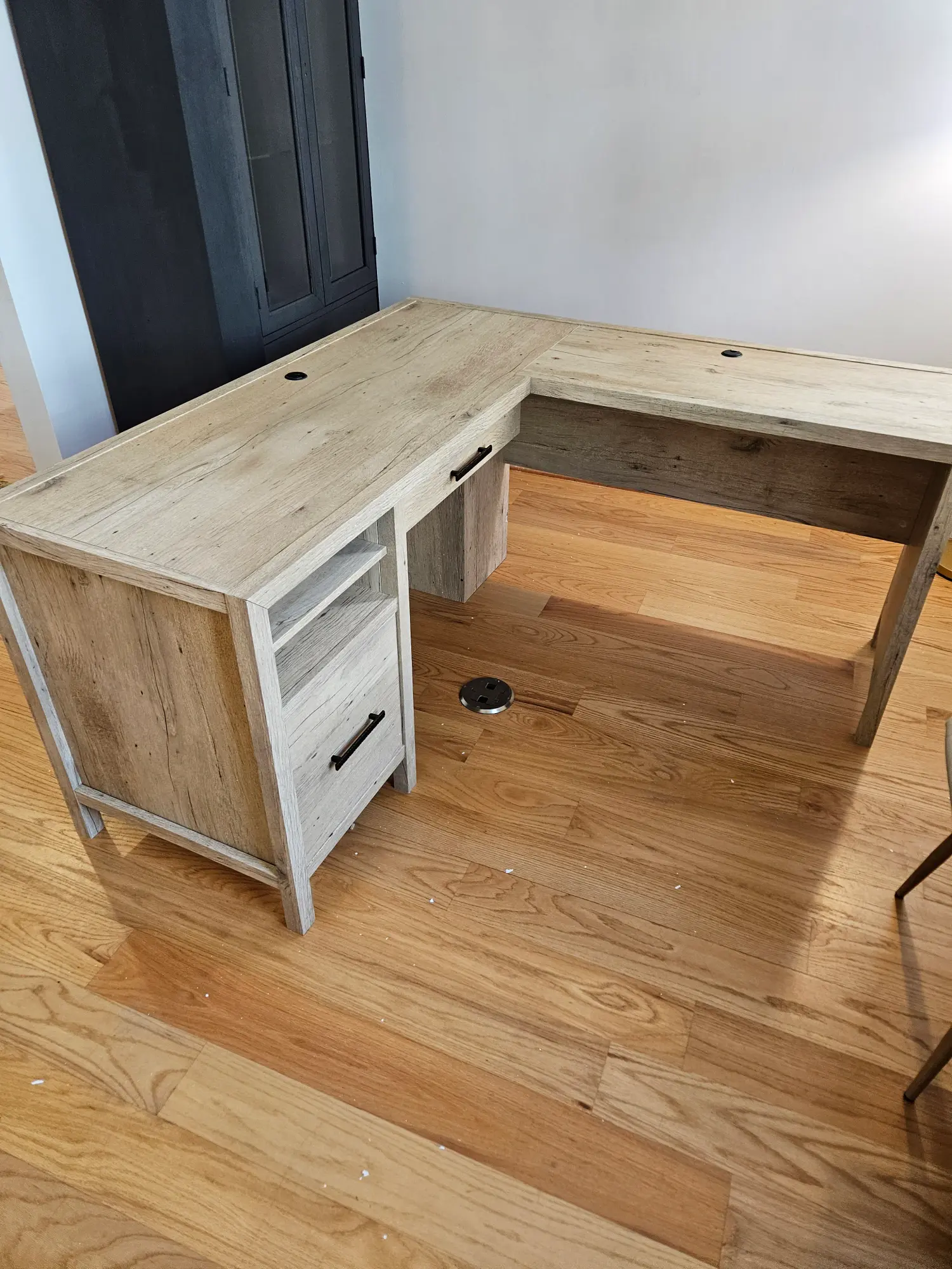 elite-home-services-nc-furniture-assembly-l-shaped-desk.webp